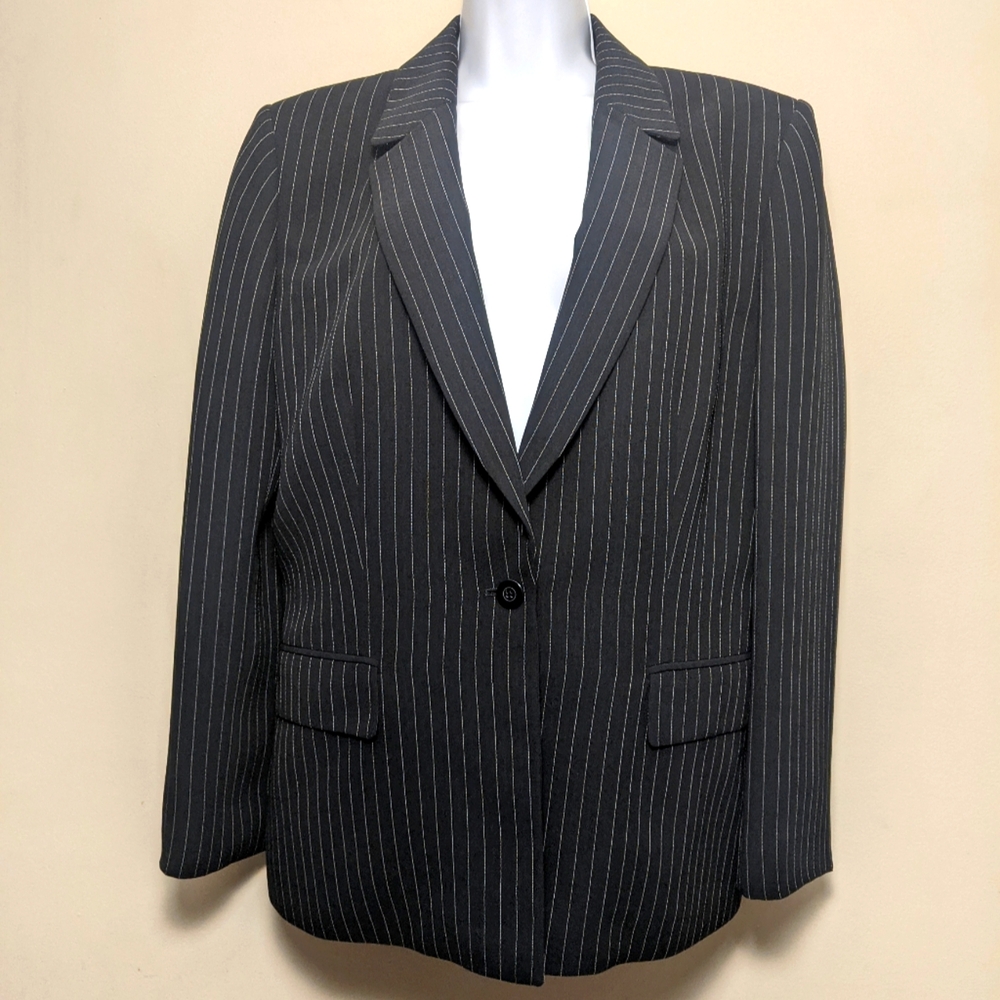 Tahari Arthur S. Levine Black Pinstripe Blazer 14